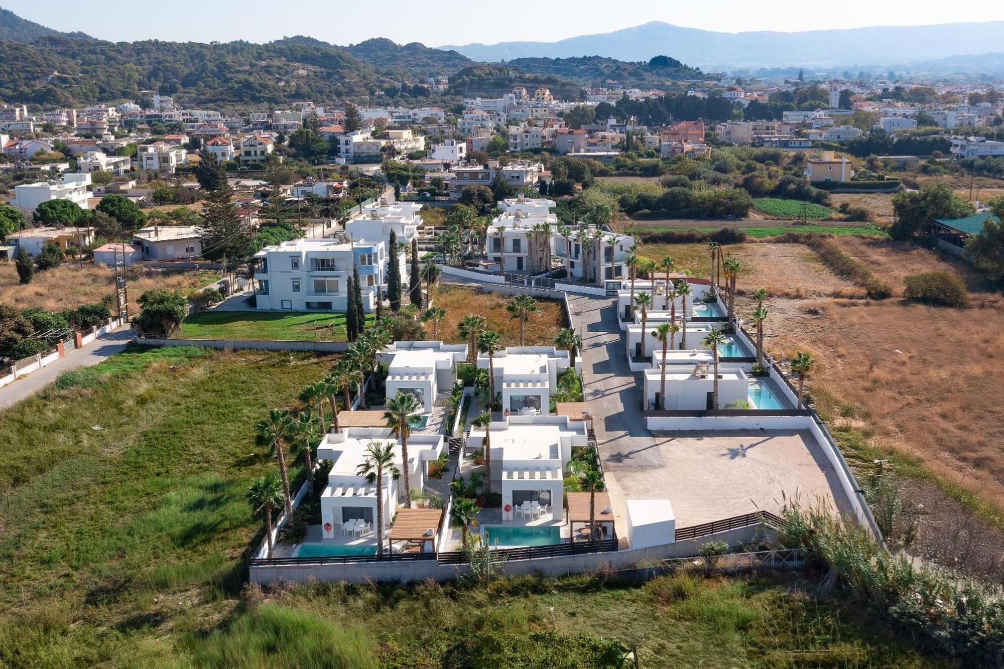 Salty Sun Luxury Villa Kremastí