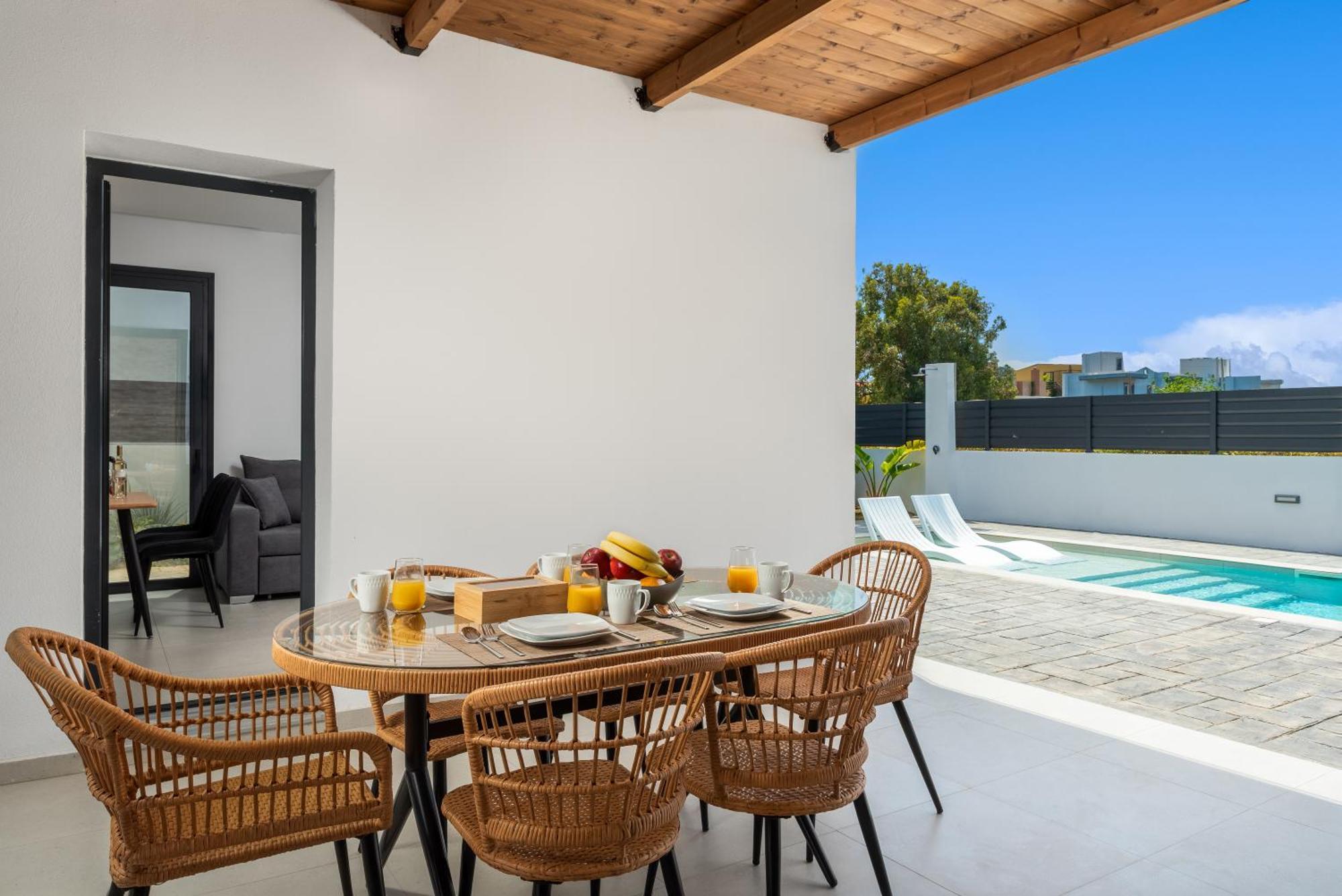 Salty Sun Luxury Villa *