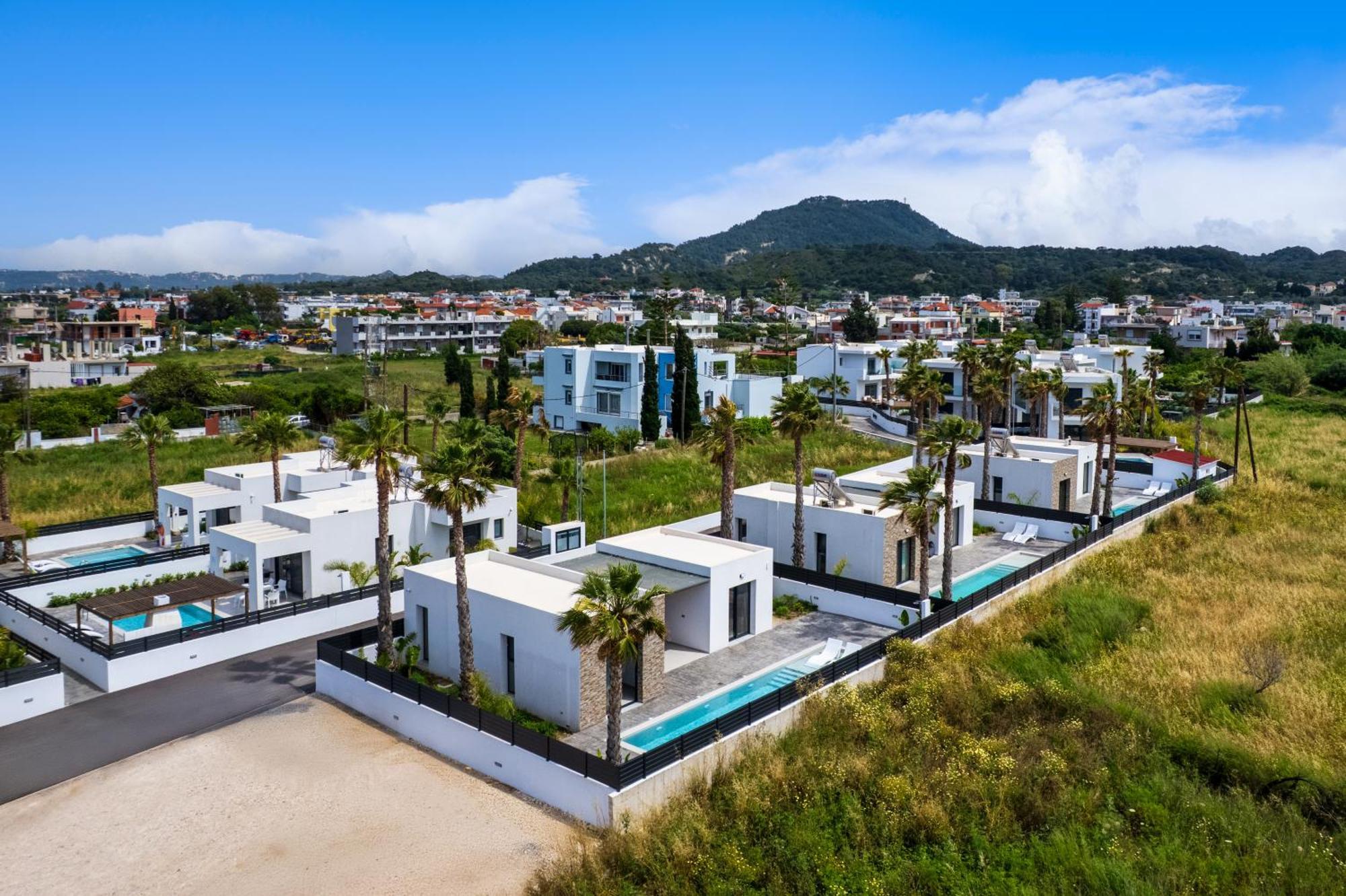 Salty Sun Luxury Villa Kremastí